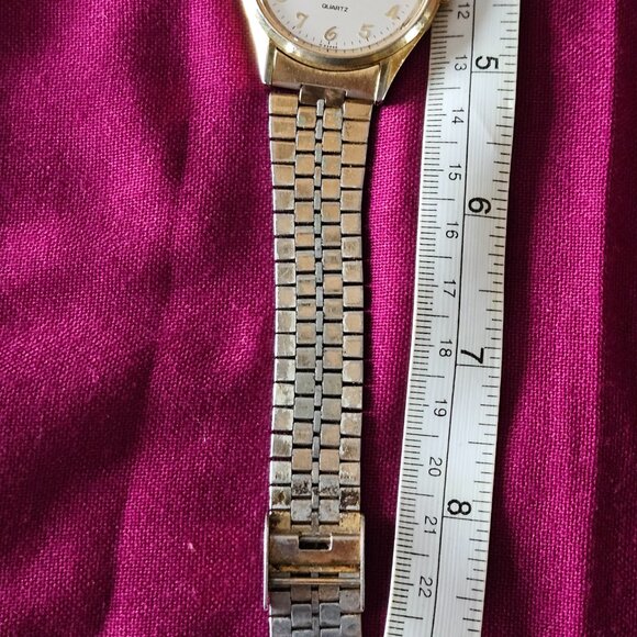 Vintage Caravelle by Bulova Quartz Watch – Gold Tone, Day-Date - Picture 5 of 15